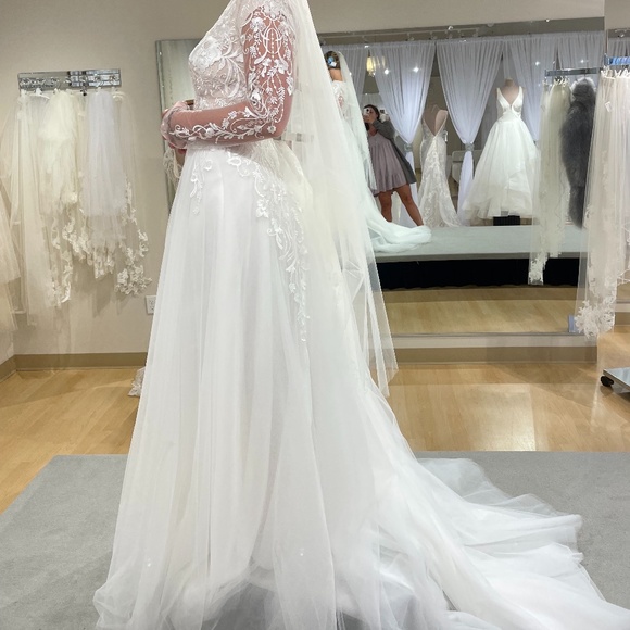 Monica Loretti art. #8157 Collection ModestIvory Ivory wedding dress - Picture 6 of 14